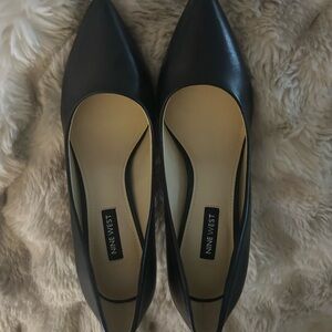 Nine West Black Pointed Flats